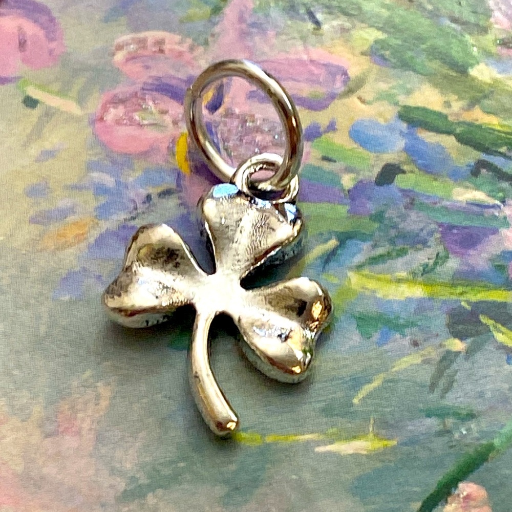 5/$10❤️❤️❤️🍀NEW TIBETAN SILVER 3 Leaf Clover Charm Pendant